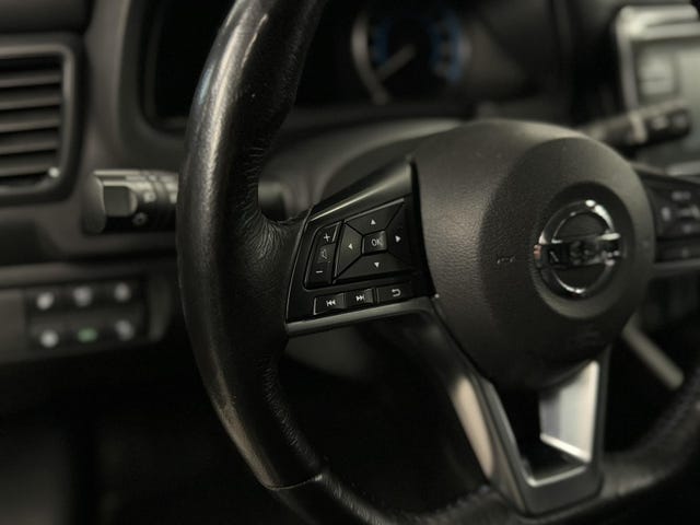 2018 NISSAN LEAF - 33