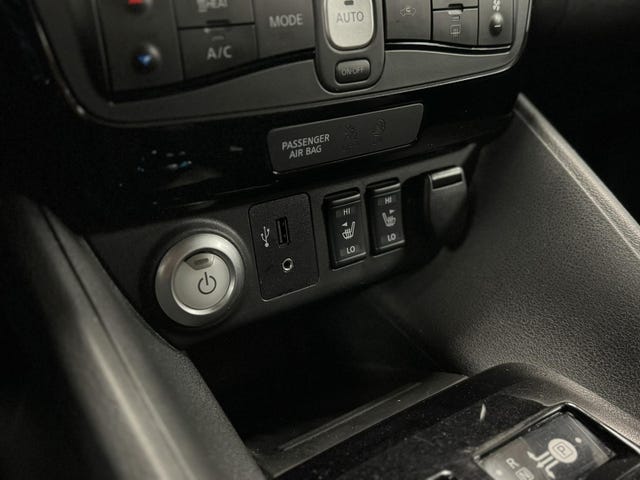 2018 NISSAN LEAF - 25