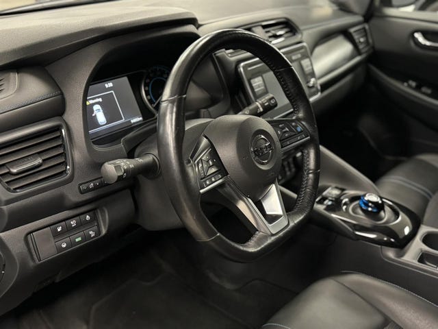 2018 NISSAN LEAF - 28