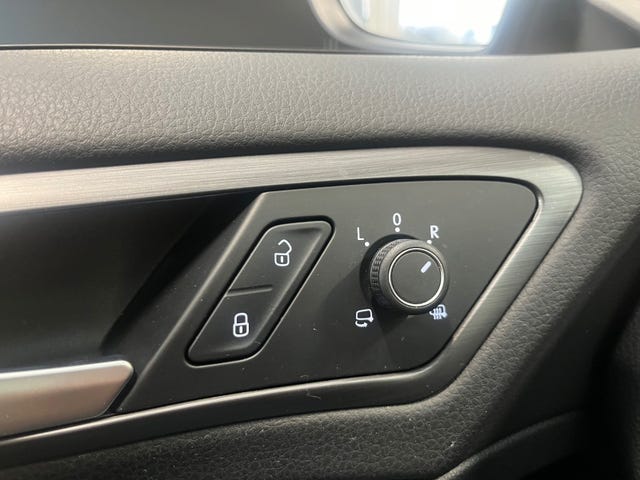 2019 VOLKSWAGEN GOLF - 18