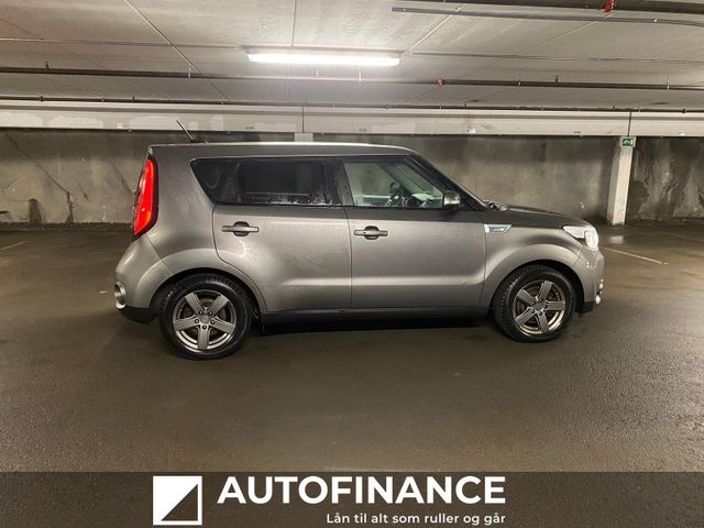 KNAJX81EFH7018891 2017 KIA SOUL-0