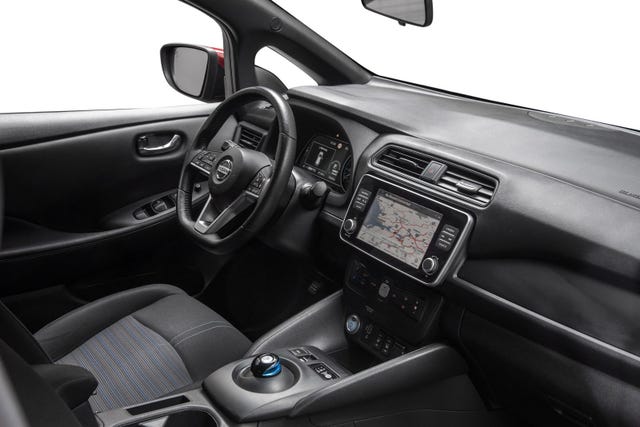 2021 NISSAN LEAF - 24