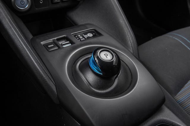 2021 NISSAN LEAF - 11