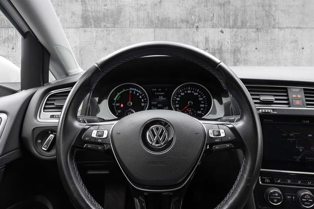 2019 VOLKSWAGEN GOLF - 16