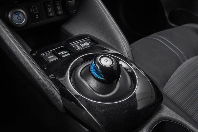 2021 NISSAN LEAF - 11