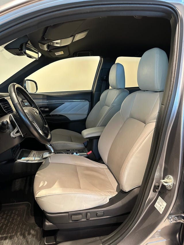 2020 MITSUBISHI OUTLANDER - 9