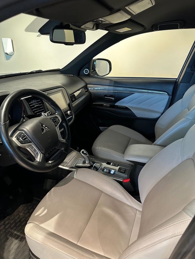 2020 MITSUBISHI OUTLANDER - 10