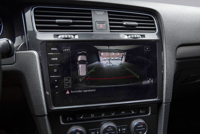 2019 VOLKSWAGEN GOLF - 23