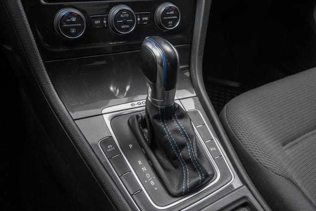 2019 VOLKSWAGEN GOLF - 26
