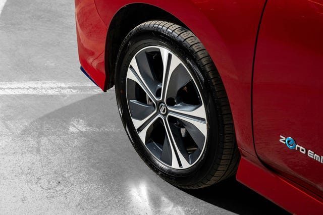 2021 NISSAN LEAF - 27