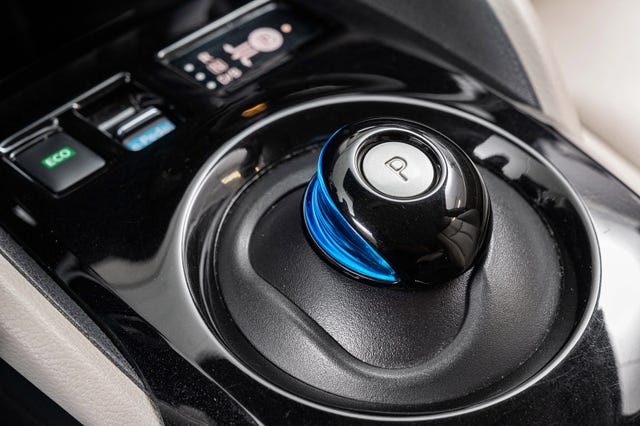 2021 NISSAN LEAF - 16