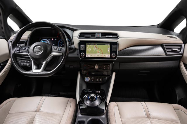 2021 NISSAN LEAF - 10