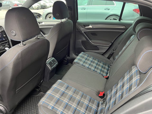 2019 VOLKSWAGEN GOLF - 21