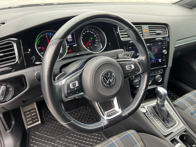 2019 VOLKSWAGEN GOLF - 20