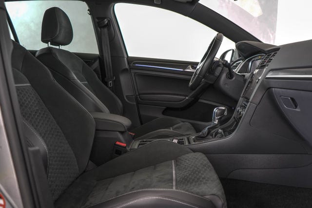 2019 VOLKSWAGEN GOLF - 18