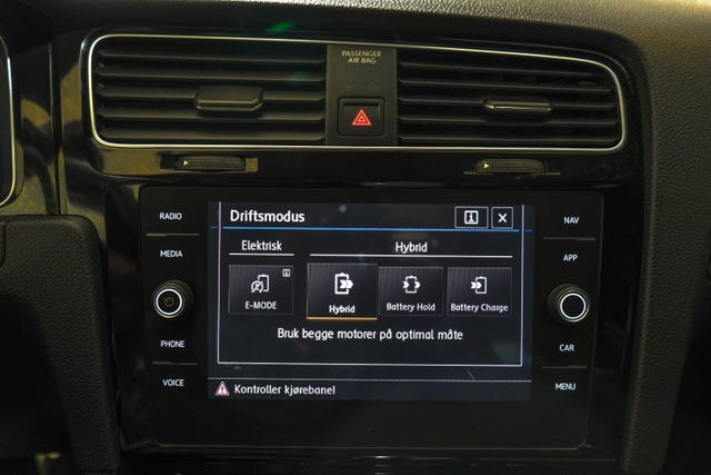 2019 VOLKSWAGEN GOLF - 30