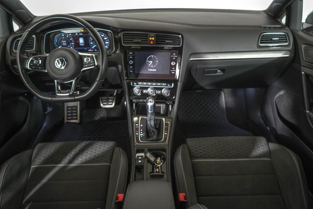 2019 VOLKSWAGEN GOLF - 16