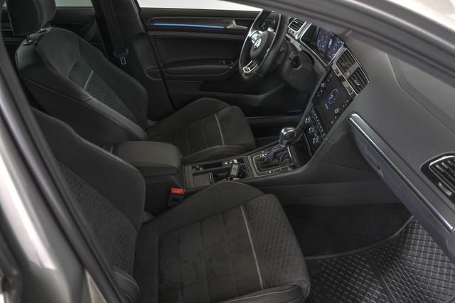 2019 VOLKSWAGEN GOLF - 17