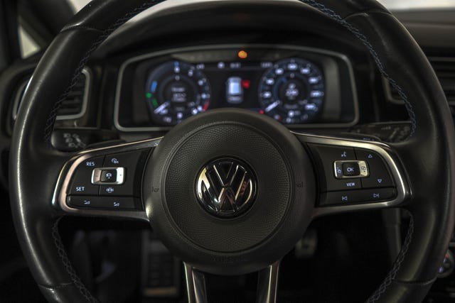2019 VOLKSWAGEN GOLF - 25