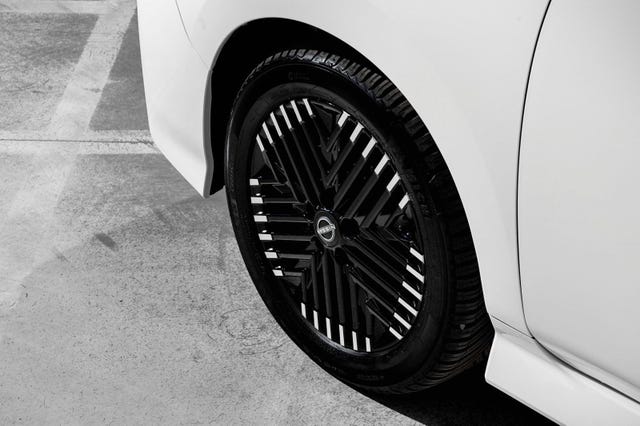2022 NISSAN LEAF - 26