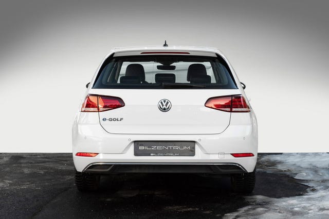 WVWZZZAUZJW900230 2018 VOLKSWAGEN GOLF-3