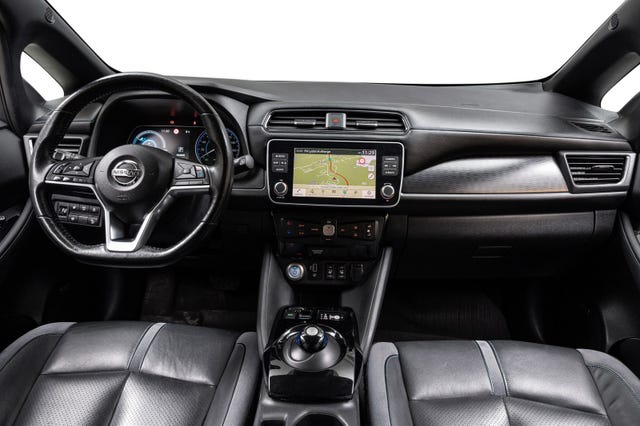 2021 NISSAN LEAF - 10