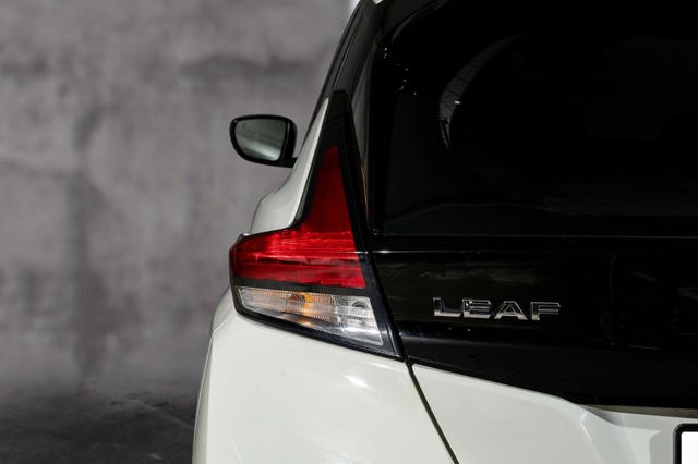 2022 NISSAN LEAF - 16