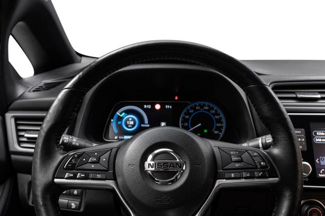 2022 NISSAN LEAF - 22