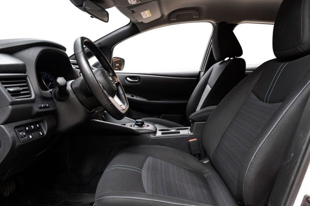 2022 NISSAN LEAF - 18