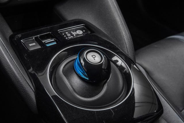 2021 NISSAN LEAF - 10