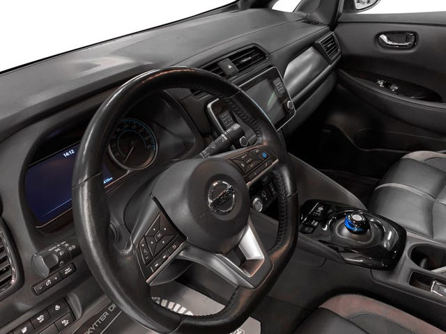 2021 NISSAN LEAF - 9