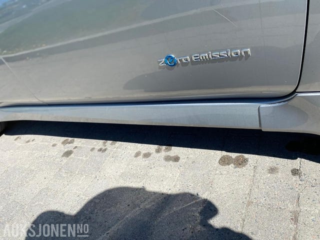 2018 NISSAN LEAF - 11