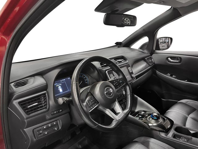 2021 NISSAN LEAF - 7