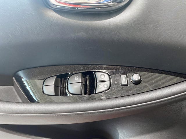 2021 NISSAN LEAF - 17
