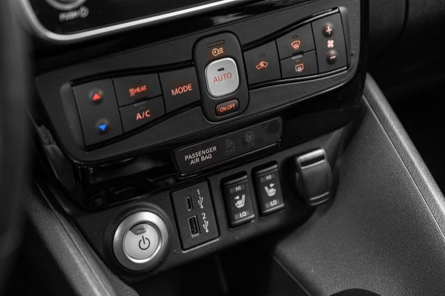 2022 NISSAN LEAF - 17