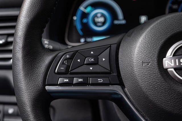 2022 NISSAN LEAF - 13