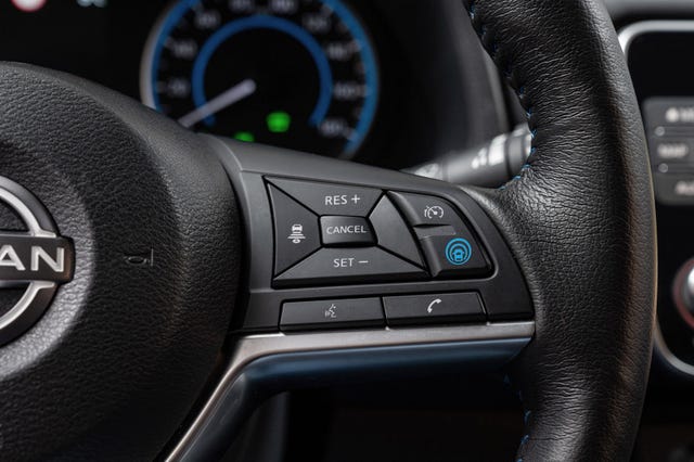 2022 NISSAN LEAF - 12