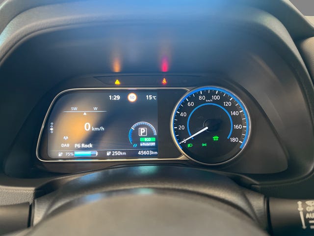 2021 NISSAN LEAF - 18