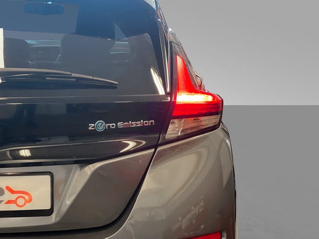 2021 NISSAN LEAF - 12