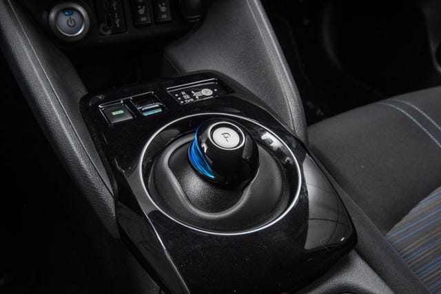 2022 NISSAN LEAF - 12