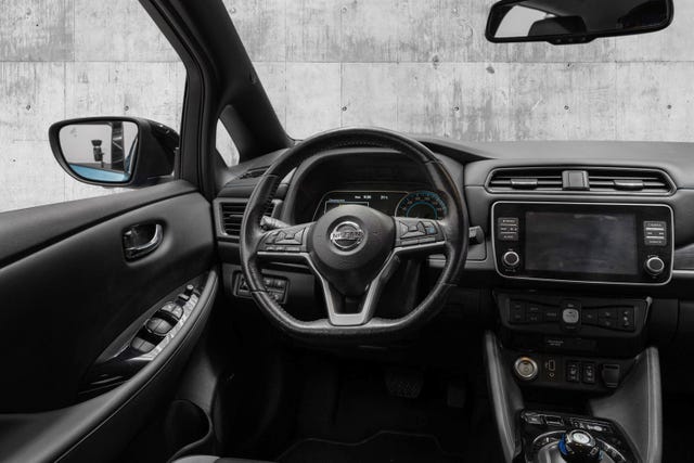 2020 NISSAN LEAF - 24