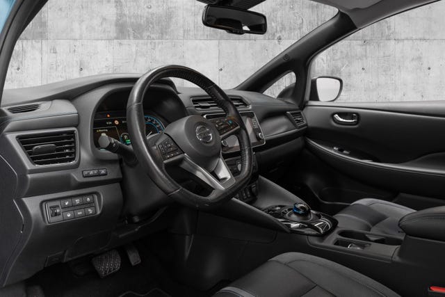 2020 NISSAN LEAF - 11