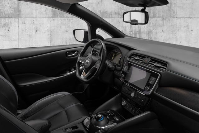 2020 NISSAN LEAF - 27