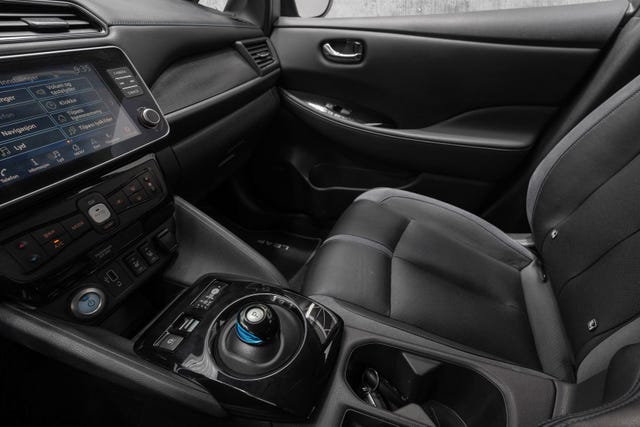 2020 NISSAN LEAF - 13