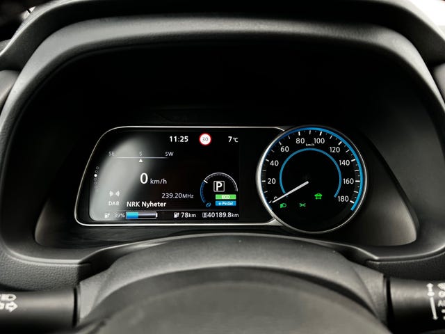 2018 NISSAN LEAF - 16