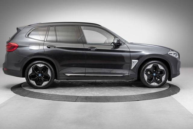 2021 BMW IX3 - 6