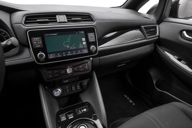 2022 NISSAN LEAF - 13
