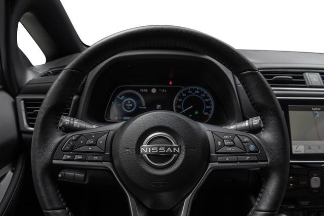 2022 NISSAN LEAF - 12