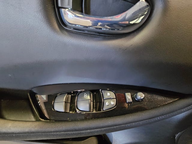 2018 NISSAN LEAF - 23