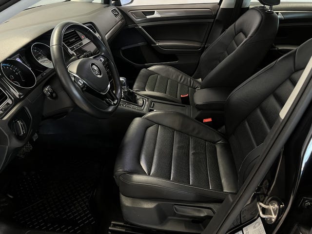 2018 VOLKSWAGEN GOLF - 36